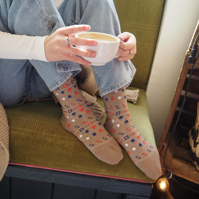 women woman socks sock wearing autumn winter peper harow luxury suit smart casual style look brown ayame