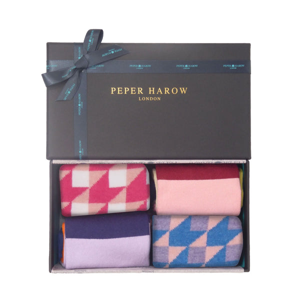 Schlichte Geschenkbox mit Punkten für Damen