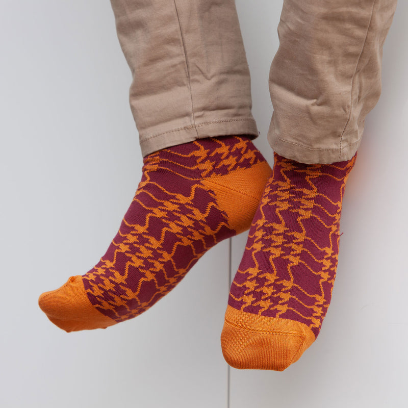Peper Harow garnet Houndstooth men's luxury socks